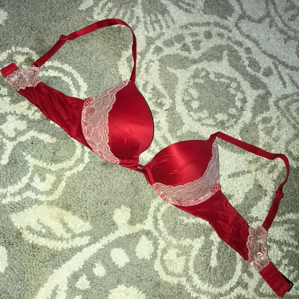 Victoria’s Secret Plunge Push Up 32B Bra